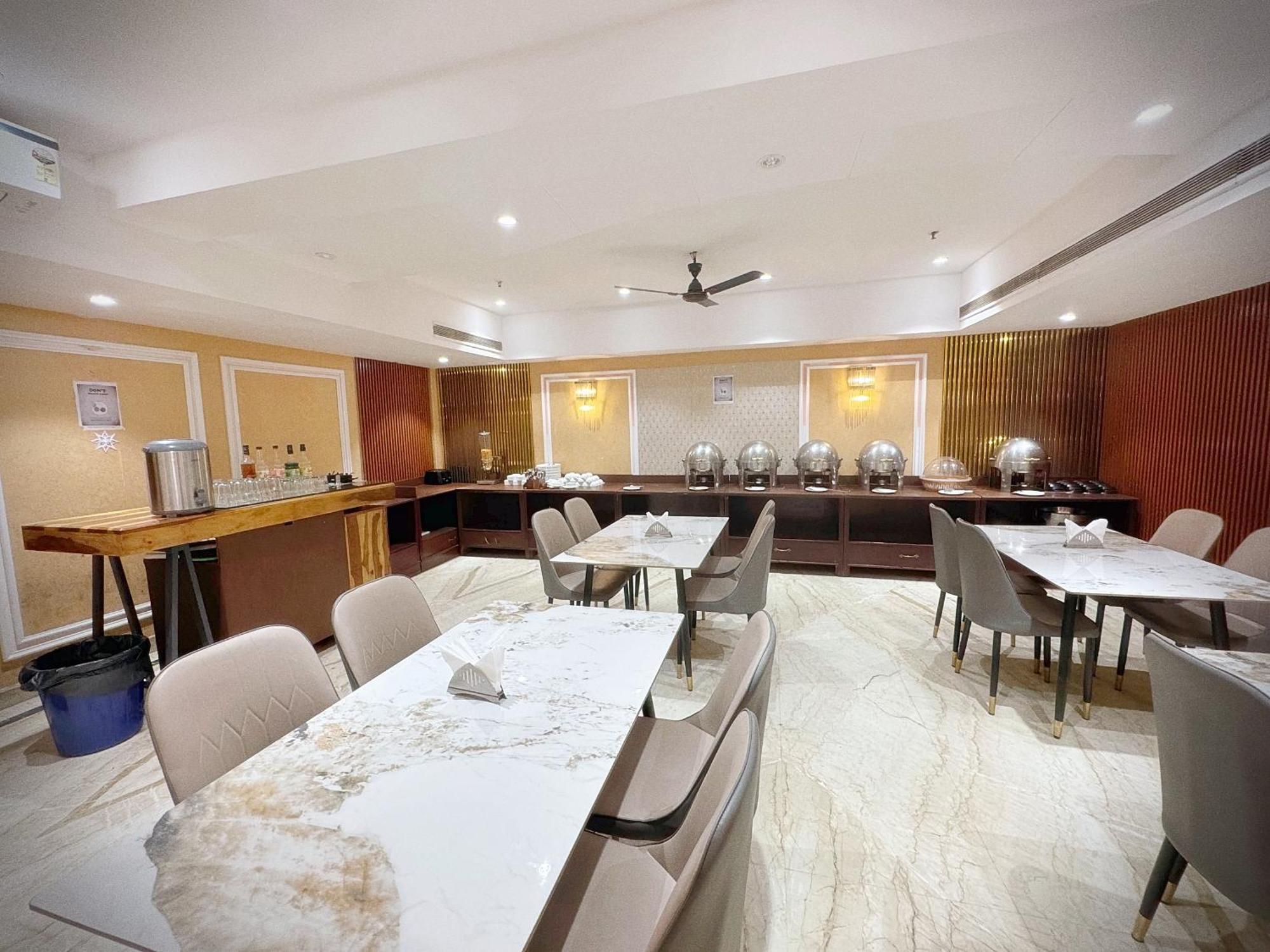 The Orion Express - East Of Kailash Nueva Delhi Exterior foto