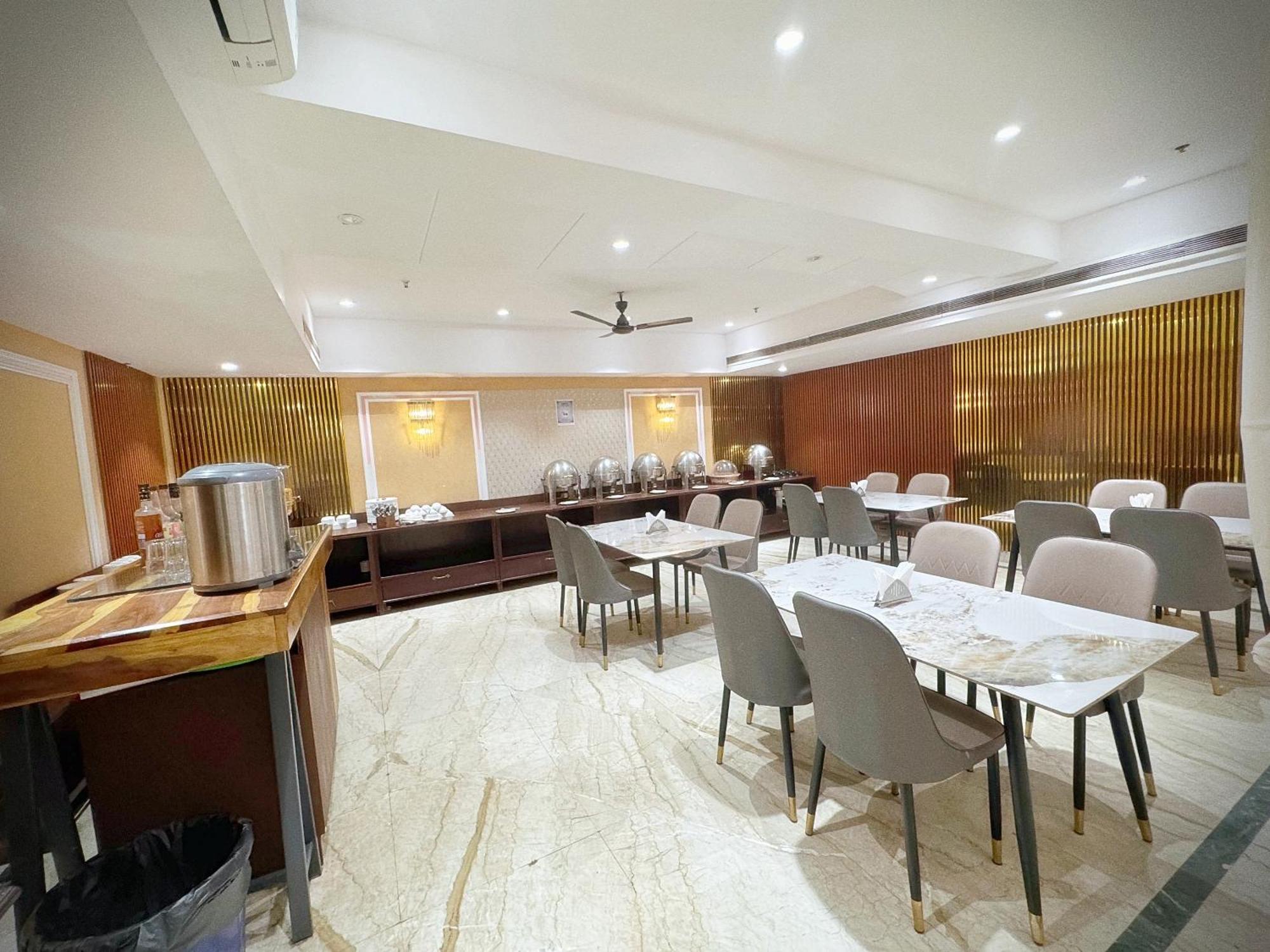 The Orion Express - East Of Kailash Nueva Delhi Exterior foto